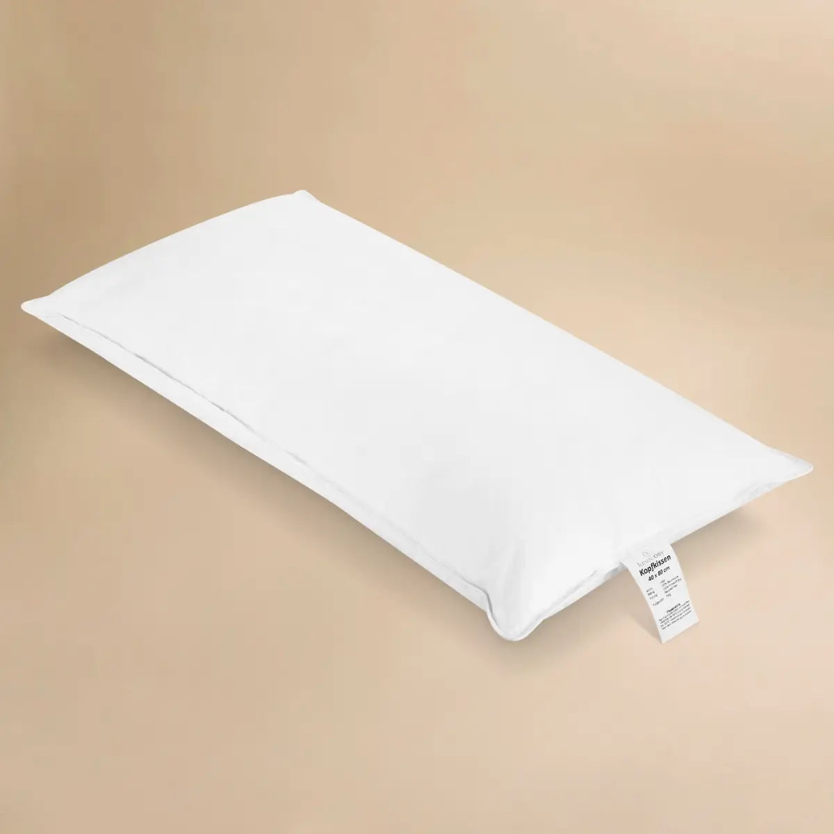 Das hochwertige Luxe Federkissen 40x80 cm von Luxecosy mit der Stützkraft Fest.