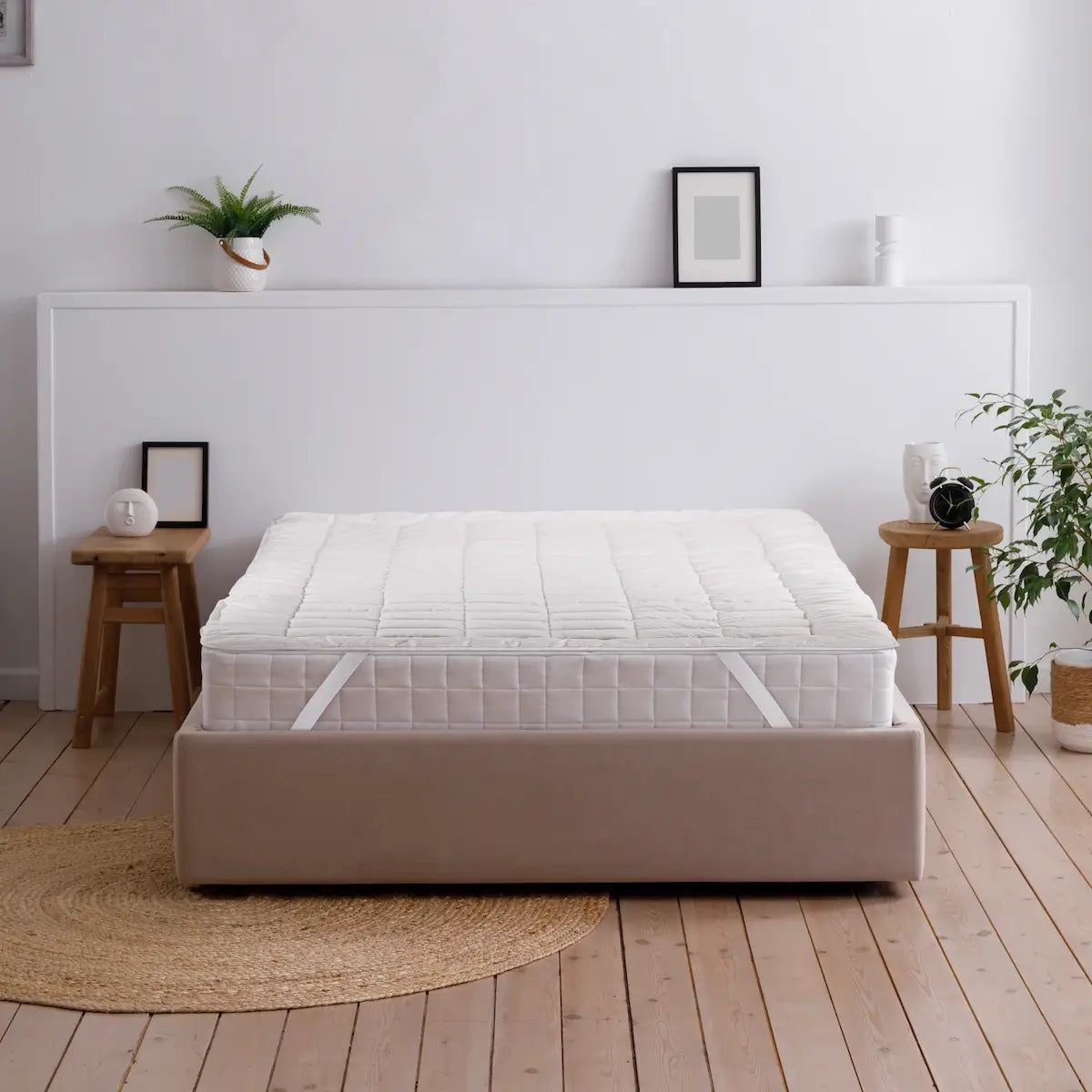 Der Tencel Topper von Luxecosy in einem Schlafzimmer aus 100% Tencel