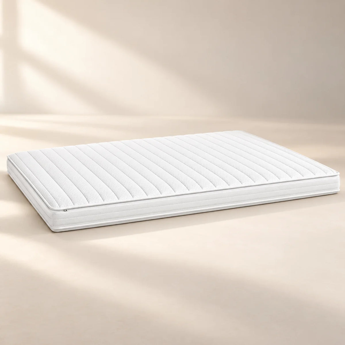 LuxeCosy Naturlatex Topper im warmen Studioambiente