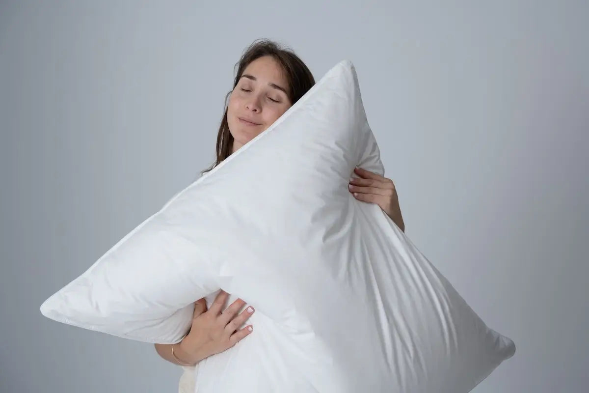 A straightforward alternative to the down pillow