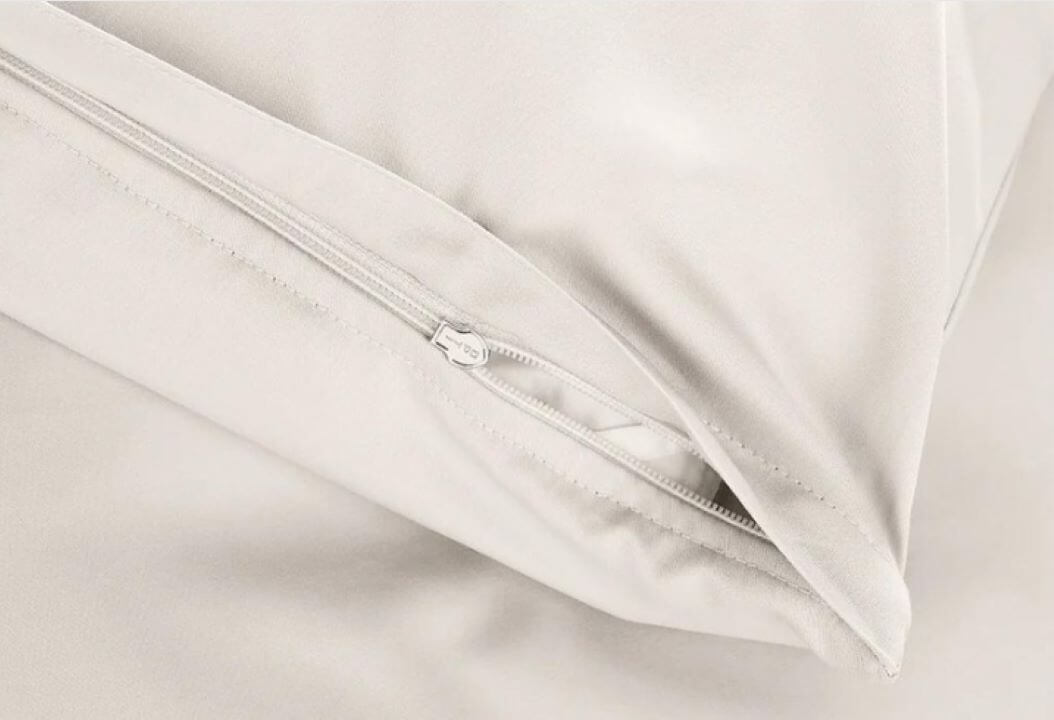 Luxuriöse Eleganz mit der Pure Comfort Mako Satin Bettwäsche weiß – ein stilvoller Akzent für Ihr Schlafzimmer.